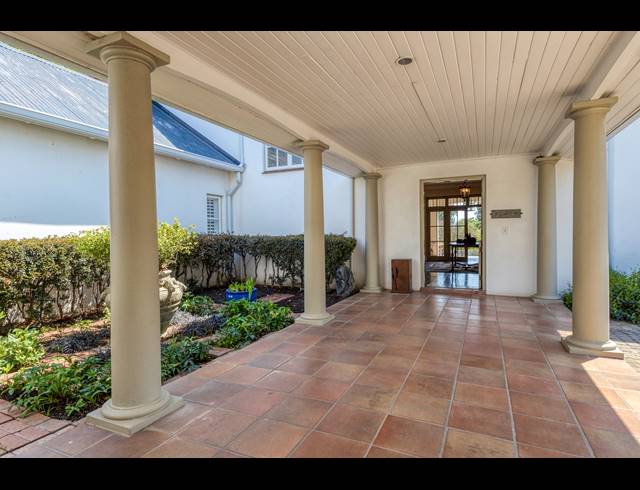 5 BEDROOM FREEHOLD FOR SALE IN CHARTWELL